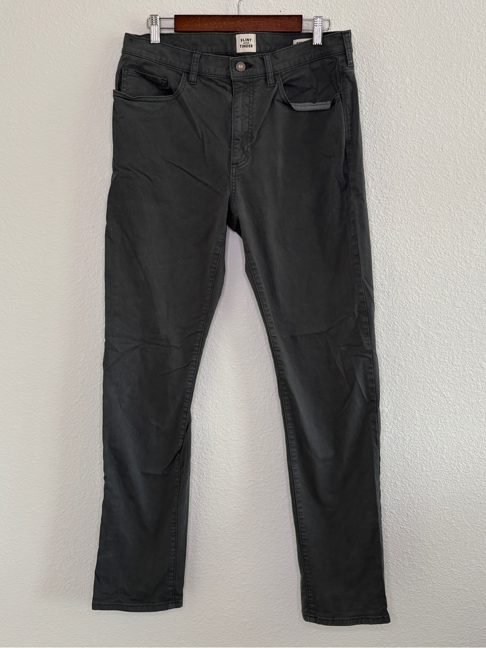 Flint & Tinder Dark Gray Charcoal Jeans Men’s Size 33X34 Straight Fit Cotton